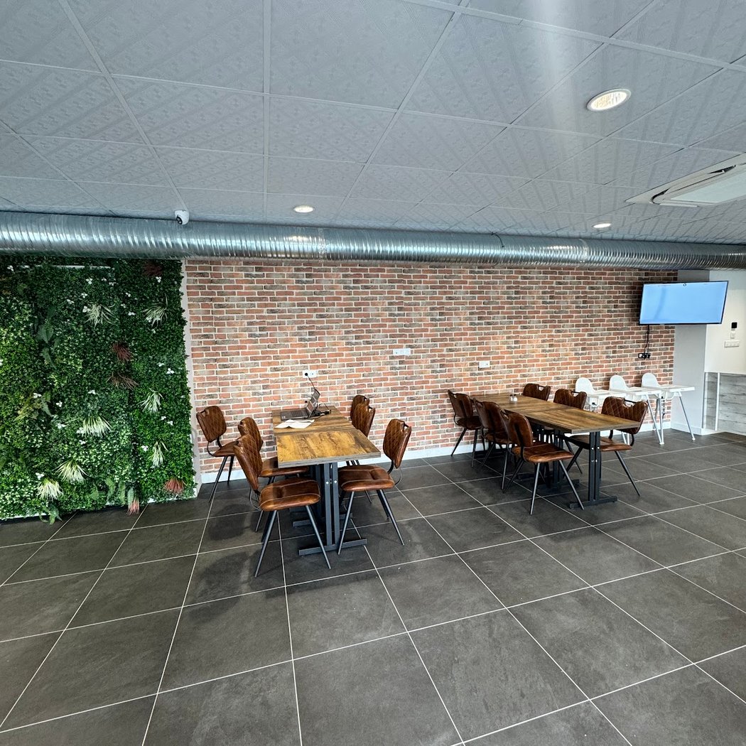 375 KITCHEN 2